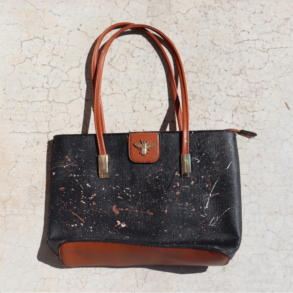 Source Unknown Black Tote with Brown Handles and Gold Bee Accent